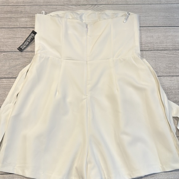 New York & Company Shorts Romper off white size L NWT - Picture 4 of 16